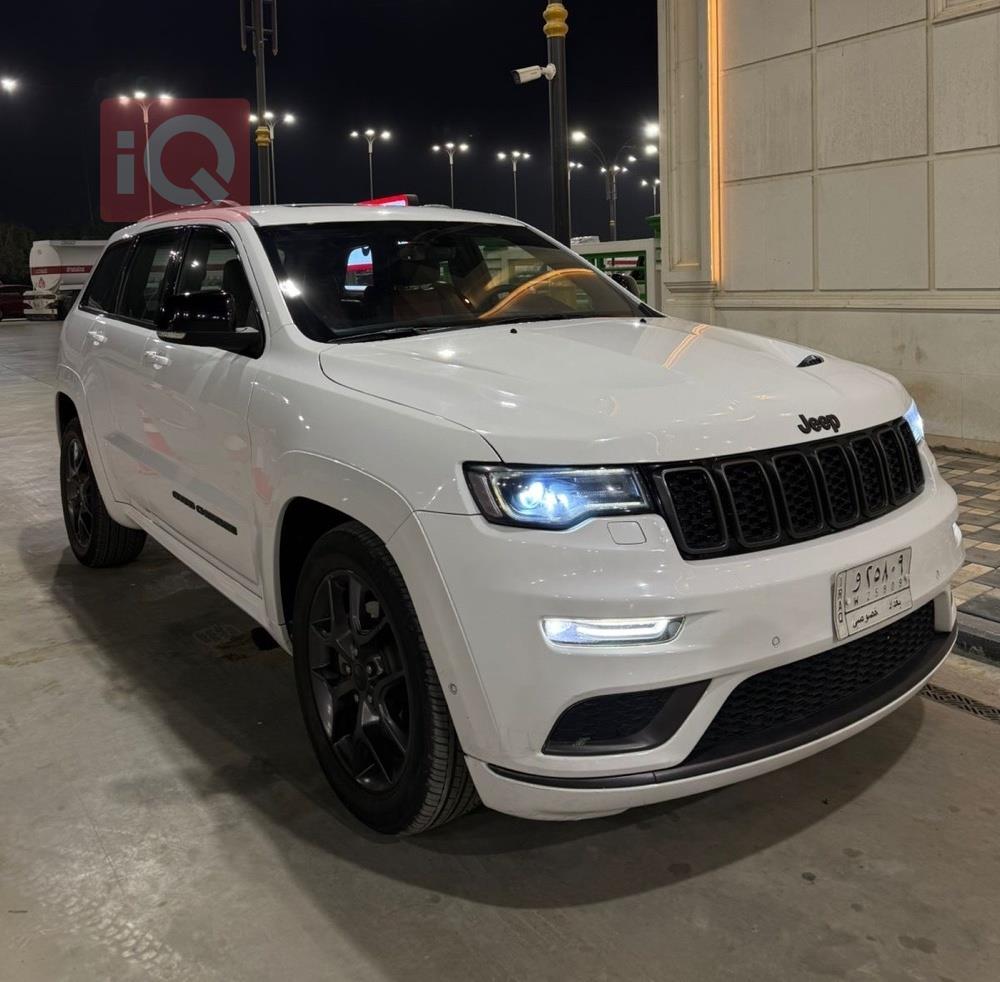 جیپ گراند شیرۆکی